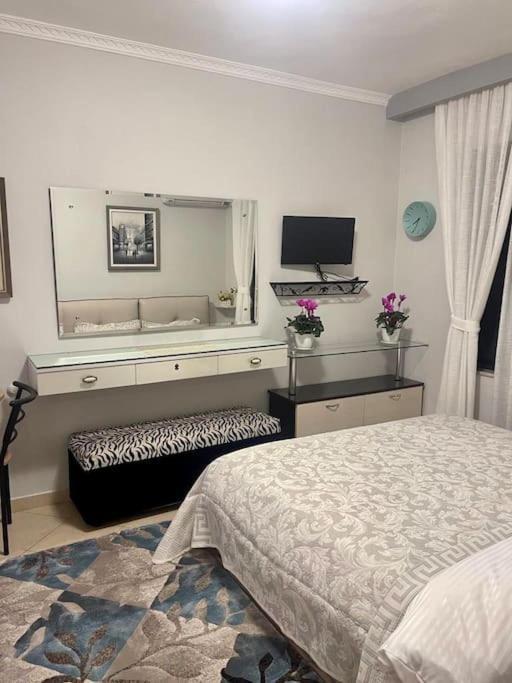 Nice Central Apartment In Tirana City ภายนอก รูปภาพ